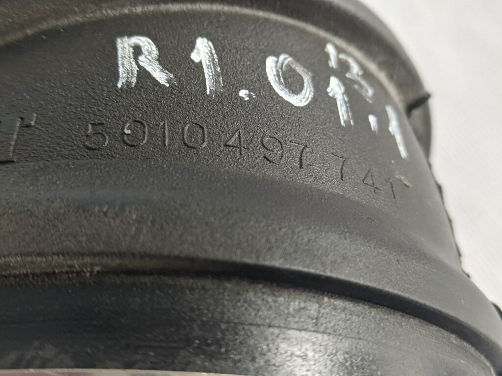 патрубок корпуса воздушного фильтра б/у - 2